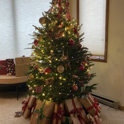 Bloomingvails - Have your tree delivered, set up and fully decorated before you arrive