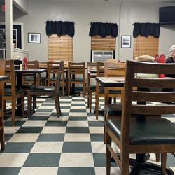 Bay City Grill - Inside seating