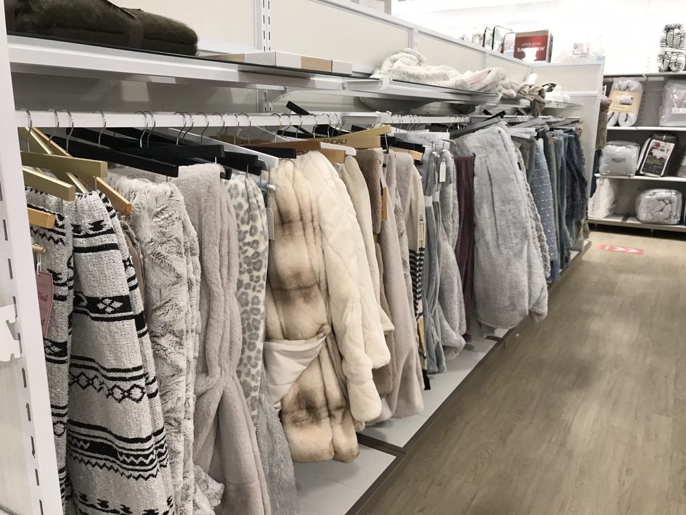 HOMEGOODS Updated October 2024 63 Photos & 14 Reviews 43635 W