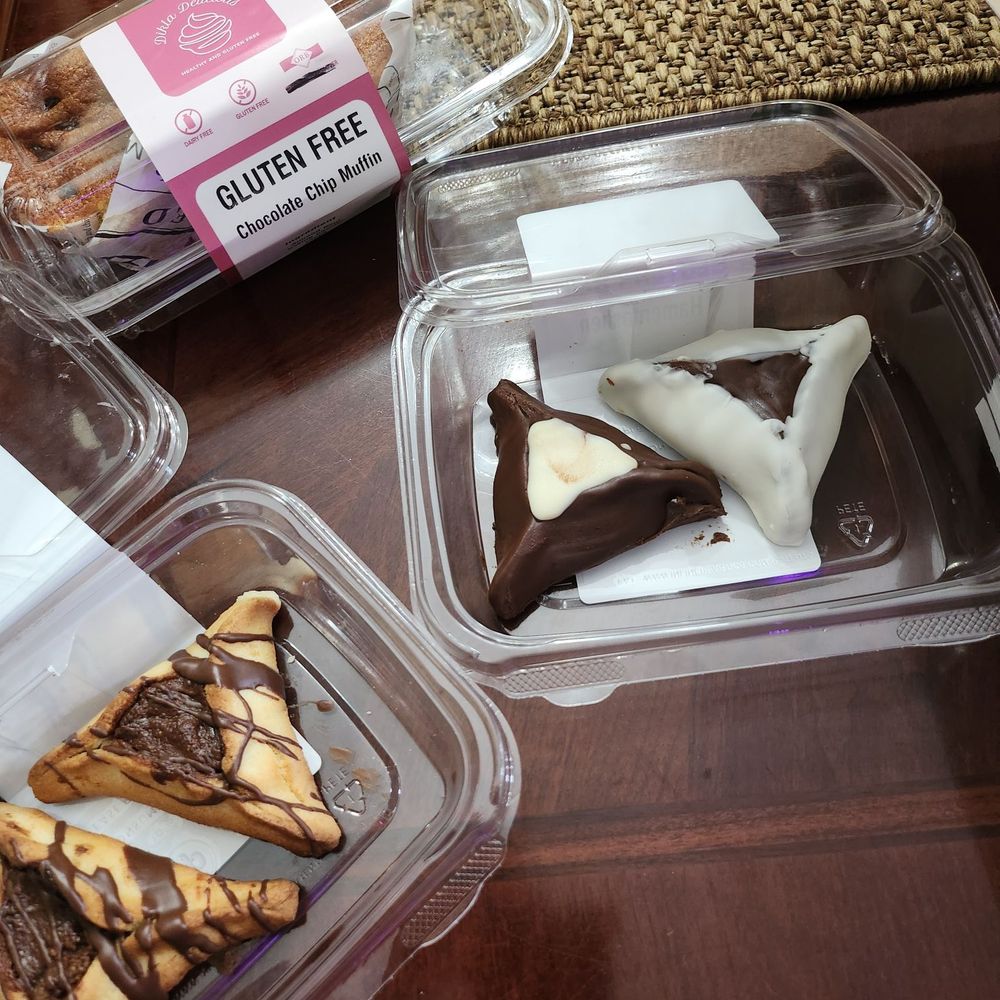 Dikla Delicious - Gluten Free Hamentashen & Gluten Free Chocolate Chip muffins - Desserts Near Me - Hollywood, Florida