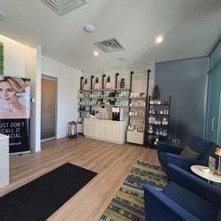 CLOVR School of Massage - Waiting room