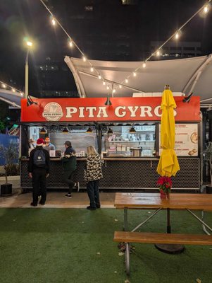 Pita Gyros by null