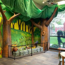 Toledo Lucas County Public Library - Sanger - Kid's area