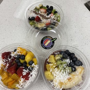 Vida Bowl - a variety of fruit in plastic containers - Acai Bowls Near Me - Bartonsville, Pennsylvania