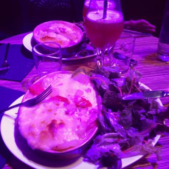 Le Broc' - Tartiflette montagnarde avec tomates et fromage à raclette - environ 13€50 - Fondue Near Me - Lille, 59 Le Broc' - Tartiflette montagnarde avec tomates et fromage à raclette - environ 13€50 - Fondue Near Me - Lille, 59