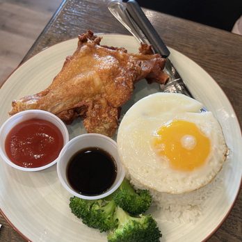 New Broadway Bistro - Fried chicken leg rice plate (lunch special, comes with hot milk tea) - Chinese Near Me - Millbrae, California New Broadway Bistro - Fried chicken leg rice plate (lunch special, comes with hot milk tea) - Chinese Near Me - Millbrae, California