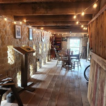 Gehlen Barn - the inside of a barn - Beer Bar Near Me - Saint Donatus, Iowa