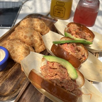 Azul - Rollo de Langosta Mini Lobster Rolls and Empanadas de Langosta Con Queso - Lobster & Cheese Empanadas - Seafood Near Me - Chicago, Illinois Azul - Rollo de Langosta Mini Lobster Rolls and Empanadas de Langosta Con Queso - Lobster & Cheese Empanadas - Seafood Near Me - Chicago, Illinois