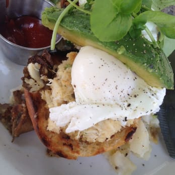 Cody's La Jolla - Crab cake Benedict $16 - Breakfast & Brunch Near Me - La Jolla, California Cody's La Jolla - Crab cake Benedict $16 - Breakfast & Brunch Near Me - La Jolla, California