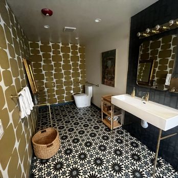 The Stardust Hotel - ADA bathroom - Hotels Near Me - Palm Springs, California The Stardust Hotel - ADA bathroom - Hotels Near Me - Palm Springs, California