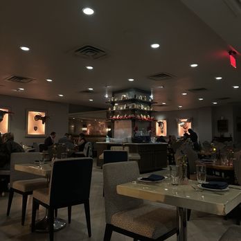 Teddy & The Bully Bar - Standard Seating for Dining - New American Near Me - Washington, DC, District of Columbia