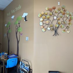 Meah Family & Cosmetic Dentistry - Waiting area