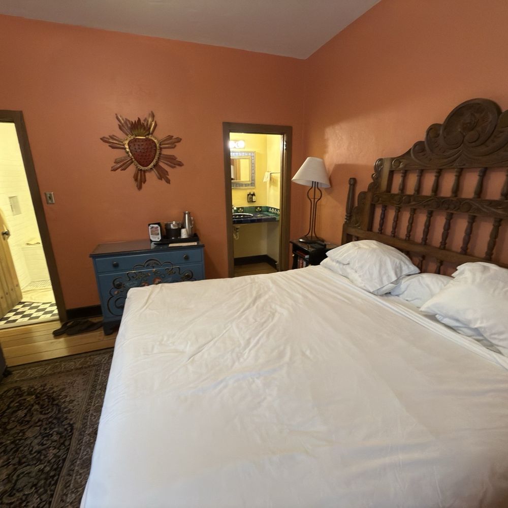 La Posada Hotel - King Bed.. Hard and uncomfortable.. oh and watch out and bashing your toe's on the feet of the bed when walking around the bed - Hotels Near Me - Winslow, Arizona La Posada Hotel - King Bed.. Hard and uncomfortable.. oh and watch out and bashing your toe's on the feet of the bed when walking around the bed - Hotels Near Me - Winslow, Arizona