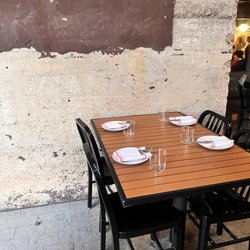 Pizza Grace - Dining table