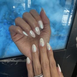 Chrome nails