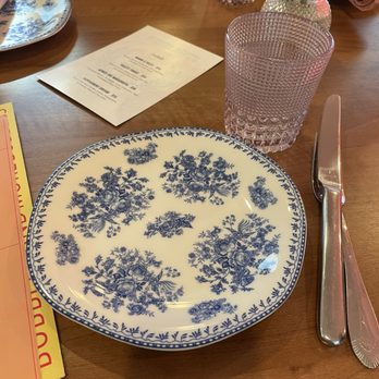 Sunday's Best - Place setting - Breakfast & Brunch Near Me - Sandy, Utah Sunday's Best - Place setting - Breakfast & Brunch Near Me - Sandy, Utah