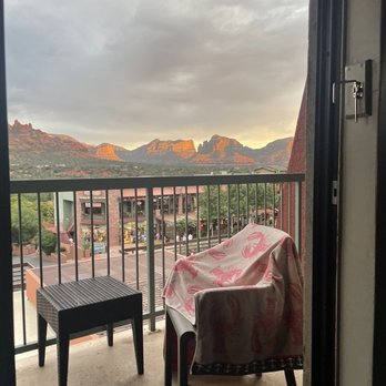 Matterhorn Inn - Balcony overlooking the city of Sedona. - Hotels Near Me - Sedona, Arizona Matterhorn Inn - Balcony overlooking the city of Sedona. - Hotels Near Me - Sedona, Arizona