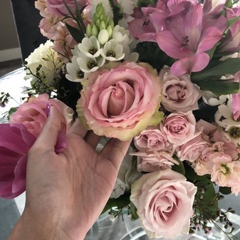 Vanessa's Flowers - Huge roses - Florists Near Me - Plymouth, Michigan Vanessa's Flowers - Huge roses - Florists Near Me - Plymouth, Michigan