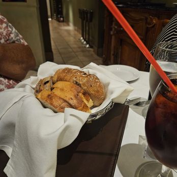 Spaggi's - Complimentary Bread Basket - Italian Near Me - Upland, California