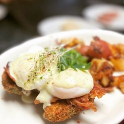 The Sunryser Restaurant & Deli - Fried Avocado Benedict