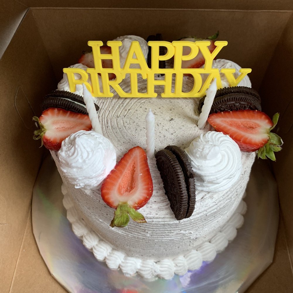 Casa De Vegan - Fresh strawberry & Oreo birthday cake - Vegan Near Me Casa De Vegan - Fresh strawberry & Oreo birthday cake - Vegan Near Me