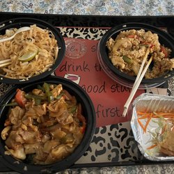 Bedford Thai - Curry Puffs, spicy fried rice with chicken, Pad Thai
