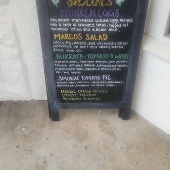 Back Porch Pizza Bar - Cocktail Bars Near Me - Mount Dora, Florida