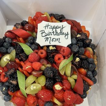 Vanille Patisserie - 9' Fruit tart that was ordered - Desserts Near Me - Chicago, Illinois Vanille Patisserie - 9' Fruit tart that was ordered - Desserts Near Me - Chicago, Illinois