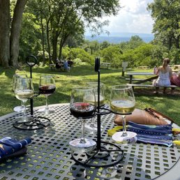 Flights that you can bring outdoors and a great view of the mountains! Flights that you can bring outdoors and a great view of the mountains!