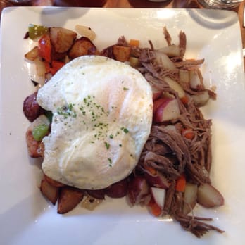 Stax Cafe - Tender beef brisket hash with potatoes and an egg - Breakfast & Brunch Near Me - Chicago, Illinois