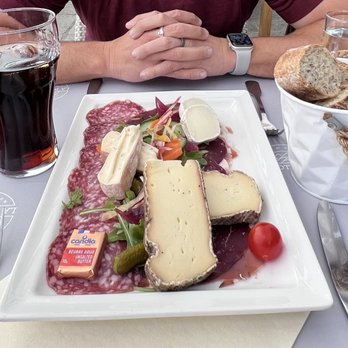 La Potinière - Meat & cheese plate - Brasseries Near Me - Chamonix Mont Blanc, 74 La Potinière - Meat & cheese plate - Brasseries Near Me - Chamonix Mont Blanc, 74
