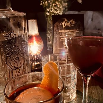 The Blind Pig - Manhattan & Negroni - Cocktail Bars Near Me - White Plains, New York The Blind Pig - Manhattan & Negroni - Cocktail Bars Near Me - White Plains, New York