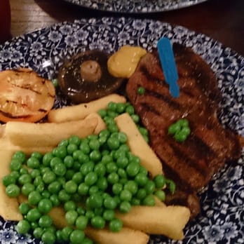 The Sir Michael Balcon - Steak chips and very messy peas! - Pubs Near Me - London, XGL The Sir Michael Balcon - Steak chips and very messy peas! - Pubs Near Me - London, XGL