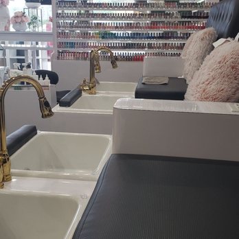 ManiLuxx Organic Nails  Day Spa - Nail Salons Near Me - Manassas, Virginia