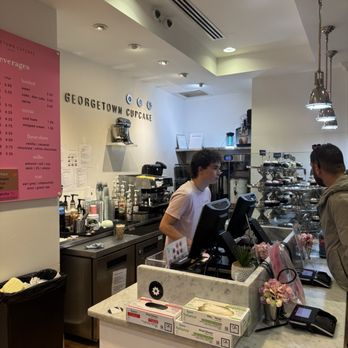 Georgetown Cupcake - Cupcakes Near Me - Washington, DC, District of Columbia