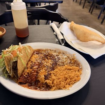 Calle Chile - Large beef Combination Plate, Red Chile with plain Sopapilla and honey - New Mexican Cuisine Near Me - Mesa, Arizona Calle Chile - Large beef Combination Plate, Red Chile with plain Sopapilla and honey - New Mexican Cuisine Near Me - Mesa, Arizona