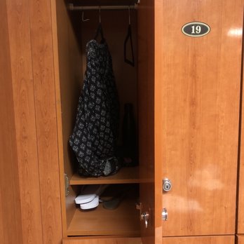 Hugh Spa - Standard half size lockers, with hangers and a purse hook - Day Spas Near Me - Los Angeles, California