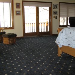 The Rug Store - 100% Wool Patterned Carpet