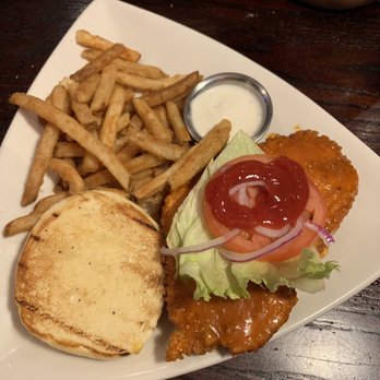 Houlihan's - Bars Near Me - Paramus, New Jersey