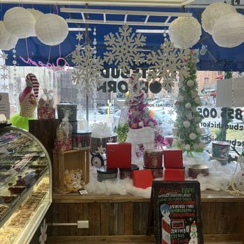 Tastebuds Popcorn Hickory - Front window - Popcorn Shops Near Me - Hickory, North Carolina
