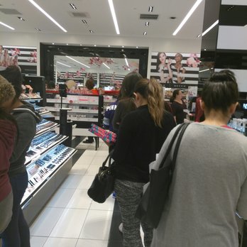 SEPHORA - The line when I was checking out was kinda crazy because it goes so fast! I was done in 2 minutes. - Cosmetics & Beauty Supply Near Me - Culver City, California