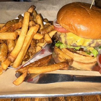 Forty Thieves - House Burger - Pubs Near Me - Buffalo, New York