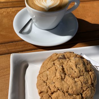 Lofty Coffee - Gluten Free, Vegan Oatmeal Chocolate Chip Cookie Cappuccino - Desserts Near Me - Encinitas, California