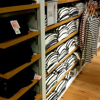 Uniqlo - Men's Clothing Near Me - Toronto, Ontario