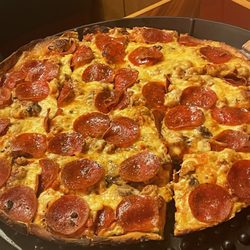 Gelsosomo's Pizzeria - Excellent owner excellent place you can't beat the service. Here is incredible. Highly recommended one of the best.