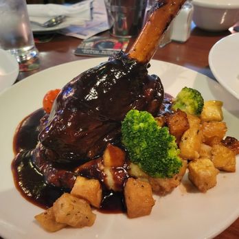 Darkey Kellys - Lamb Shank - Pubs Near Me - Dublin, D