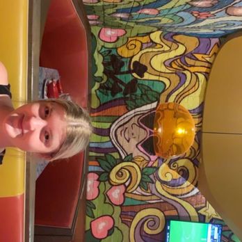 Mellow Mushroom - Great atmosphere! - Bars Near Me - Branson, Missouri