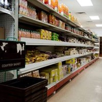 Dana Mandi 2 - a grocery store aisle - International Grocery Near Me - Upper Darby, Pennsylvania
