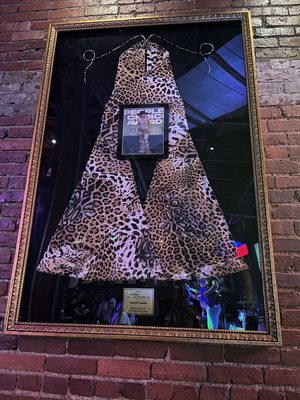 Lainey Wilson's Bell Bottoms Up by null