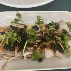 Sheng Xing - Pork belly slices with garlic and chili oil